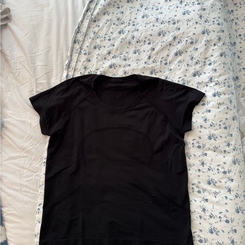 Black lululemon swiftly tech